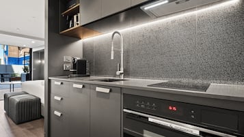 House | Private kitchen | Cookware/dishes/utensils