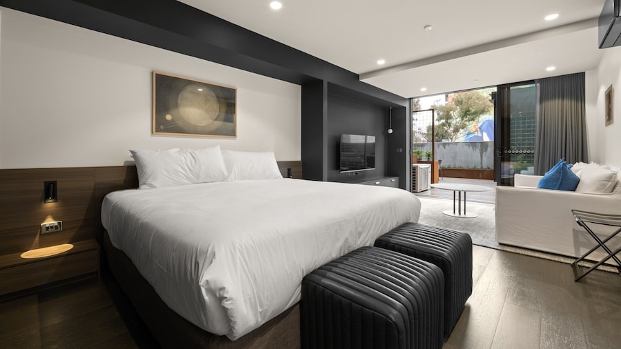 Braddon Studio: Parking & BBQ