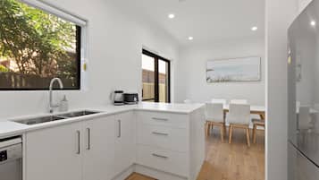 Apartment | Private kitchen | Cookware/dishes/utensils
