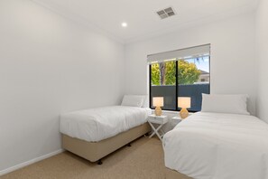 Apartment | 3 bedrooms, laptop workspace, iron/ironing board, bed sheets