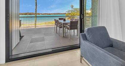3-bed: Riverfront Alfresco Dining & Rooftop Pool