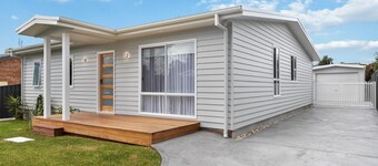 Elegant Beachside Retreat With Luxurious Amenities