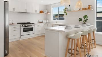 Apartment | Private kitchen | Cookware/dishes/utensils