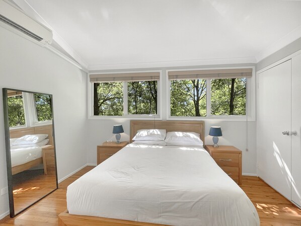 Departamento | 3 habitaciones, tabla de planchar con plancha y ropa de cama 