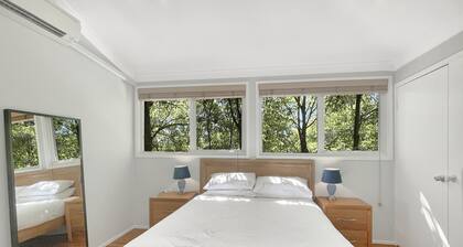 Riverside 3-bed Townhouse With Spacious Deck & BBQ