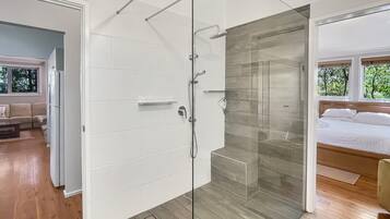 Apartment | Bathroom | Towels