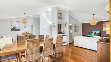 Apartment | Dining