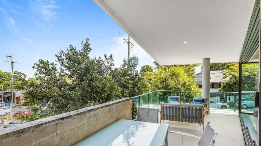 Spacious and Superb 3-bed Apartment