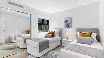 Apartment | 3 bedrooms, iron/ironing board, bed sheets
