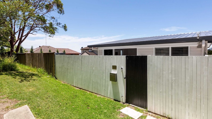 Relaxing 2-bed Home Close to Beaches and Parks