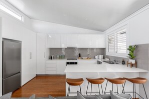 Căn hộ | Bếp riêng | Dụng cụ nấu nướng/bát dĩa/dao nĩa 