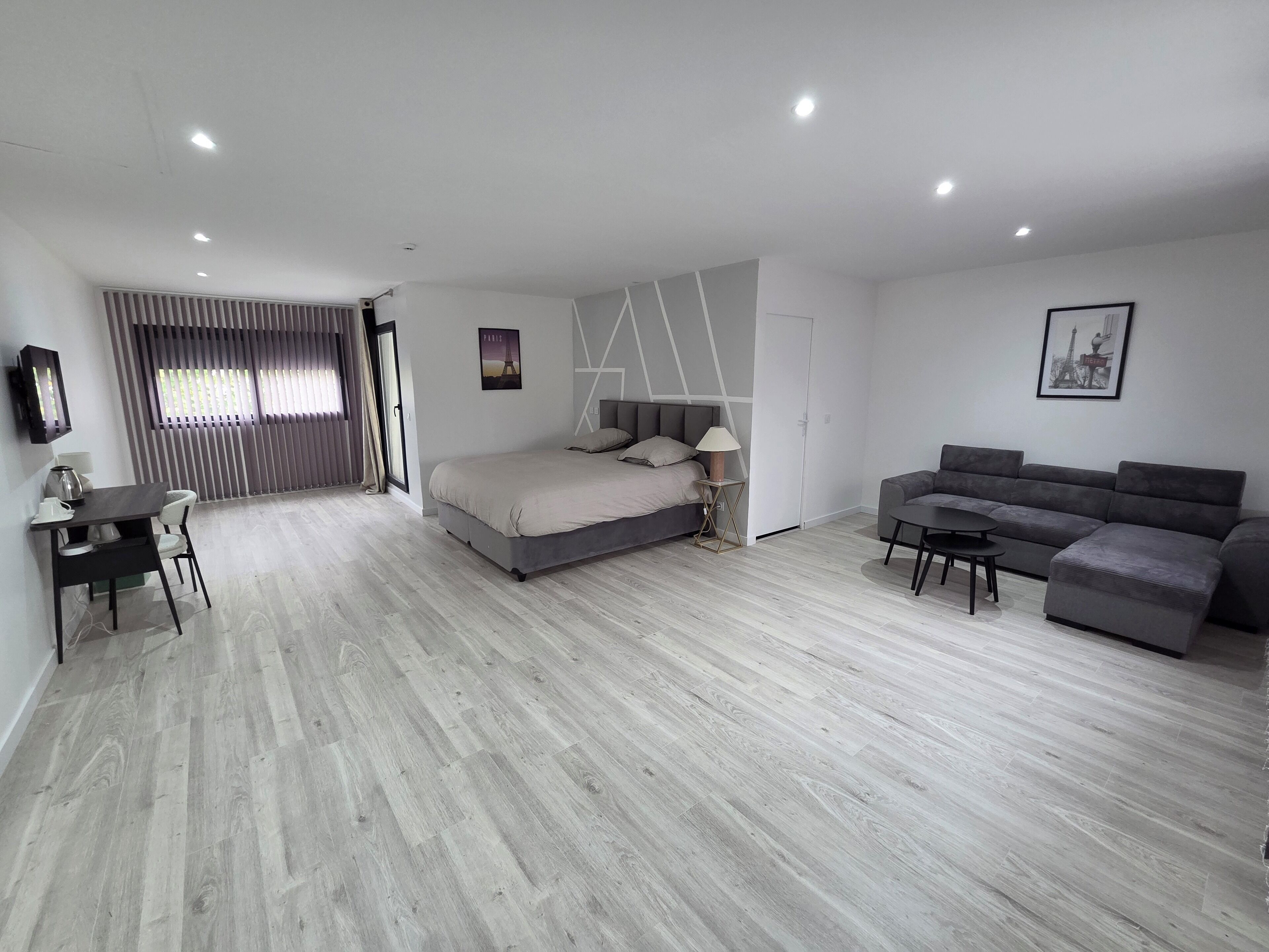 Deluxe kamer, uitzicht op tuin | Een laptopwerkplek, gratis wifi