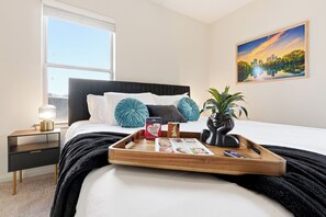 1 soverom, strykejern/-brett, wi-fi (inkludert) og sengetøy