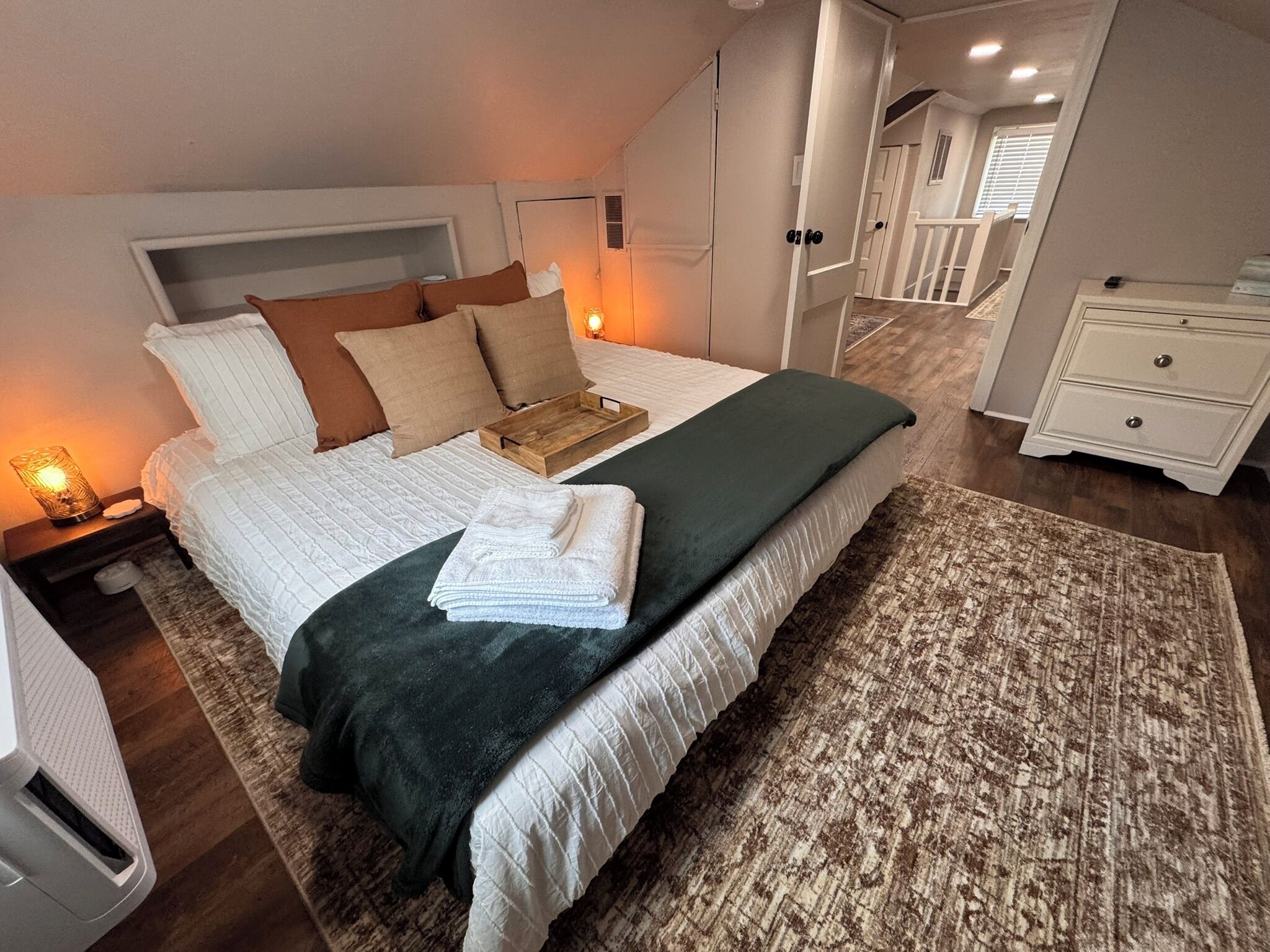 3 bedrooms, desk, iron/ironing board, free WiFi