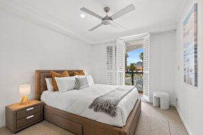 Departamento | 3 habitaciones, tabla de planchar con plancha y ropa de cama 