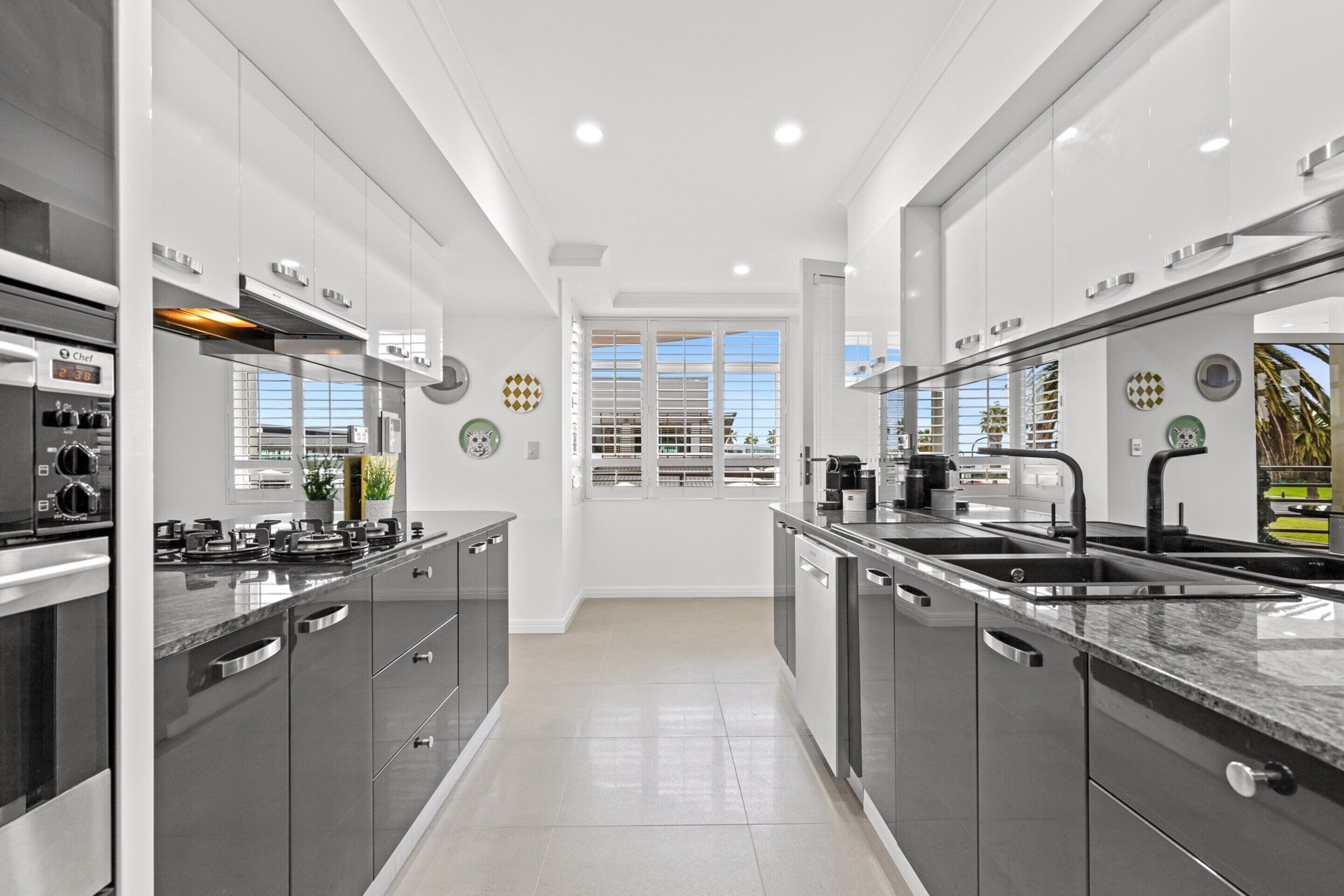 Apartment | Private kitchen | Cookware/dishes/utensils