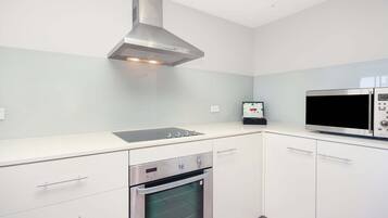 Apartment | Dapur peribadi | Alat memasak/pinggan mangkuk/perkakas dapur