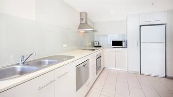 Apartment | Private kitchen | Cookware/dishes/utensils