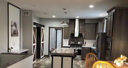 Peaceful Lake Home Retreat