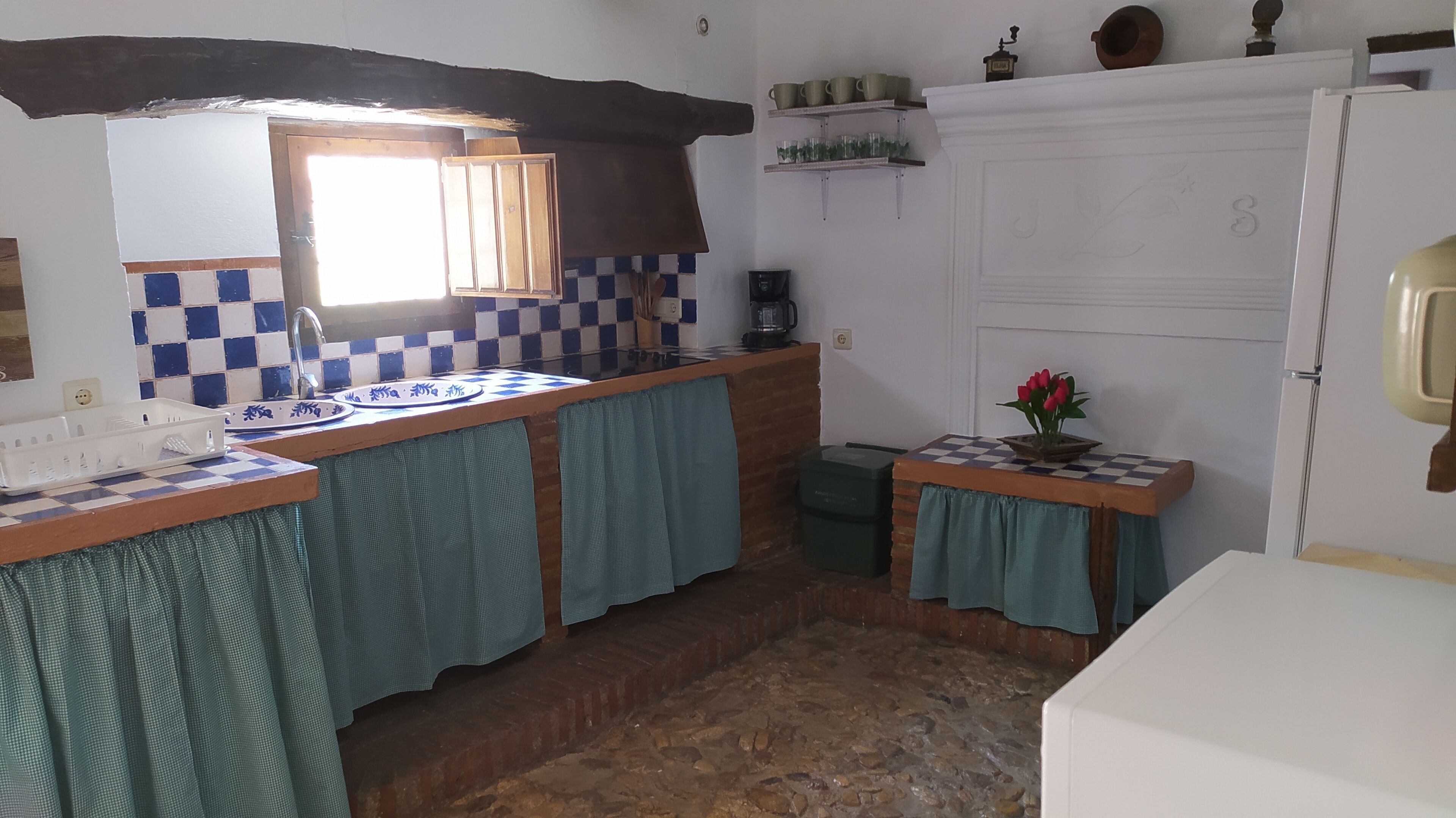 Nhà, 4 phòng ngủ, hút thuốc, hồ bơi riêng | Phòng khách | Sách 