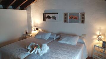 House, 4 Bedrooms, Smoking, Private Pool | 4 bedrooms