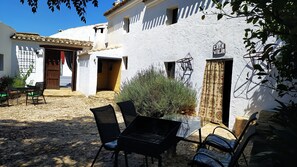 Terrace/patio - Typical Andalusian Holiday Home With Private Pool Surrounded By Olive Groves (Algarinejo)