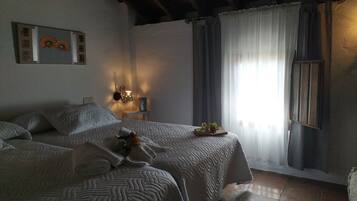 House, 4 Bedrooms, Smoking, Private Pool | 4 bedrooms