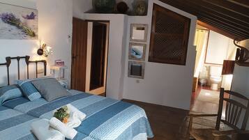 Casa, 4 habitaciones, para fumadores, alberca privada | Sala de estar | Libros