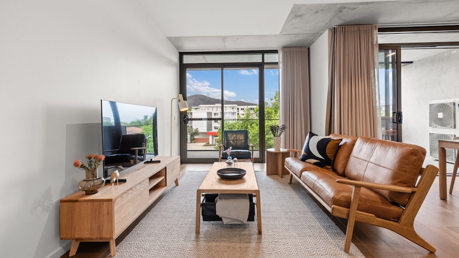 Stylish 2-bed in Braddon With Alfresco Dining