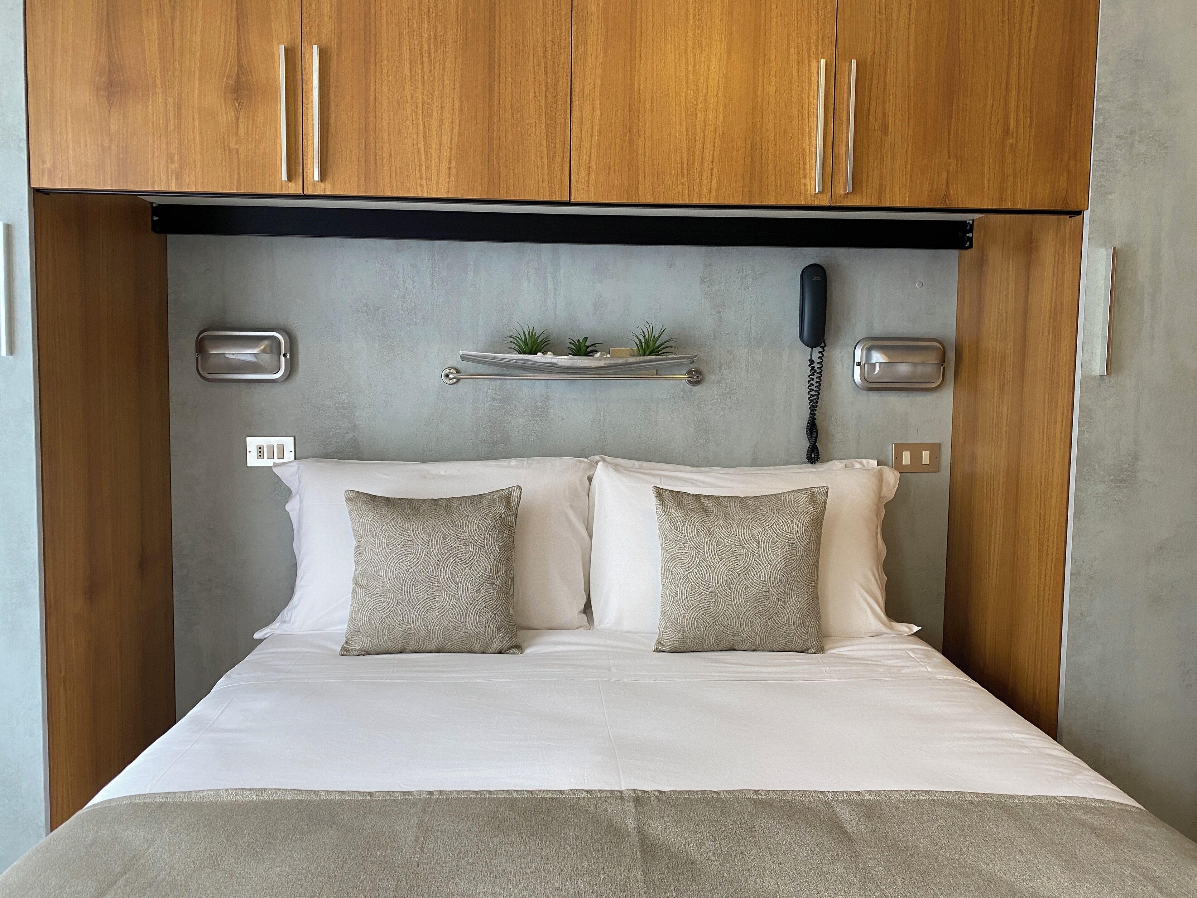 In-room safe, free WiFi