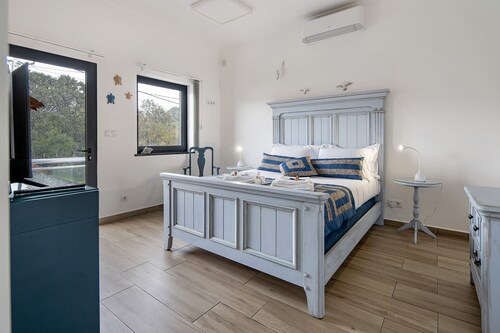 Apartment 'Cantinho Da Maresia' with Sea View, Wi-Fi and Air Conditioning