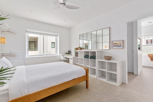 Bright 1-bed Apartment in Coastal North Bondi