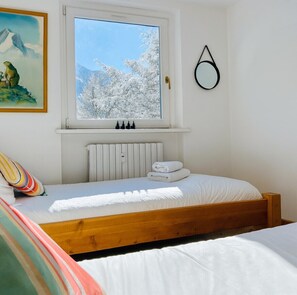 2 bedrooms, WiFi, bed sheets