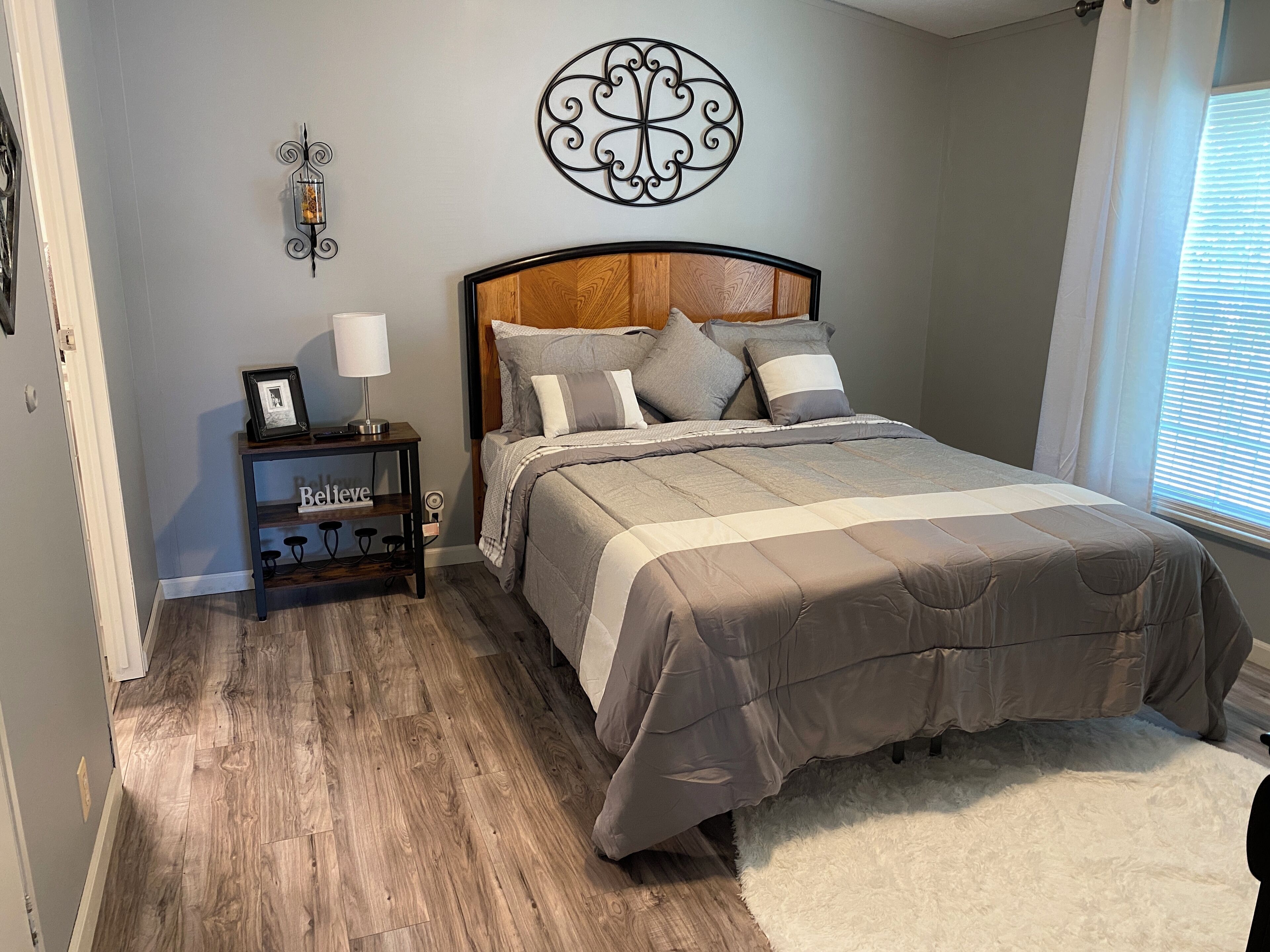 2 habitaciones, tabla de planchar con plancha, wifi y ropa de cama 