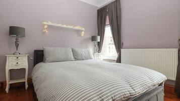 2 phòng ngủ, trang trí khác biệt