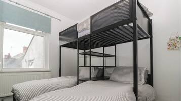 2 bedrooms, individually decorated, individually furnished, free WiFi