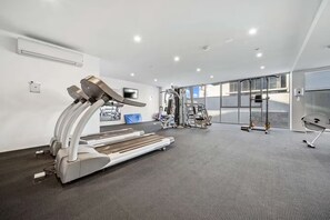 Fitness facility - Stylish 1-bed Retreat Steps From Foreshore (Canberra)