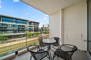 Apartment | Outdoor dining