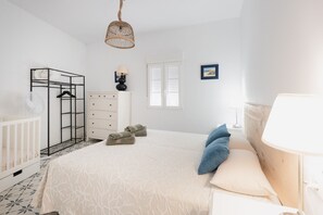 3 slaapkamers, een strijkplank/strijkijzer, wifi, beddengoed