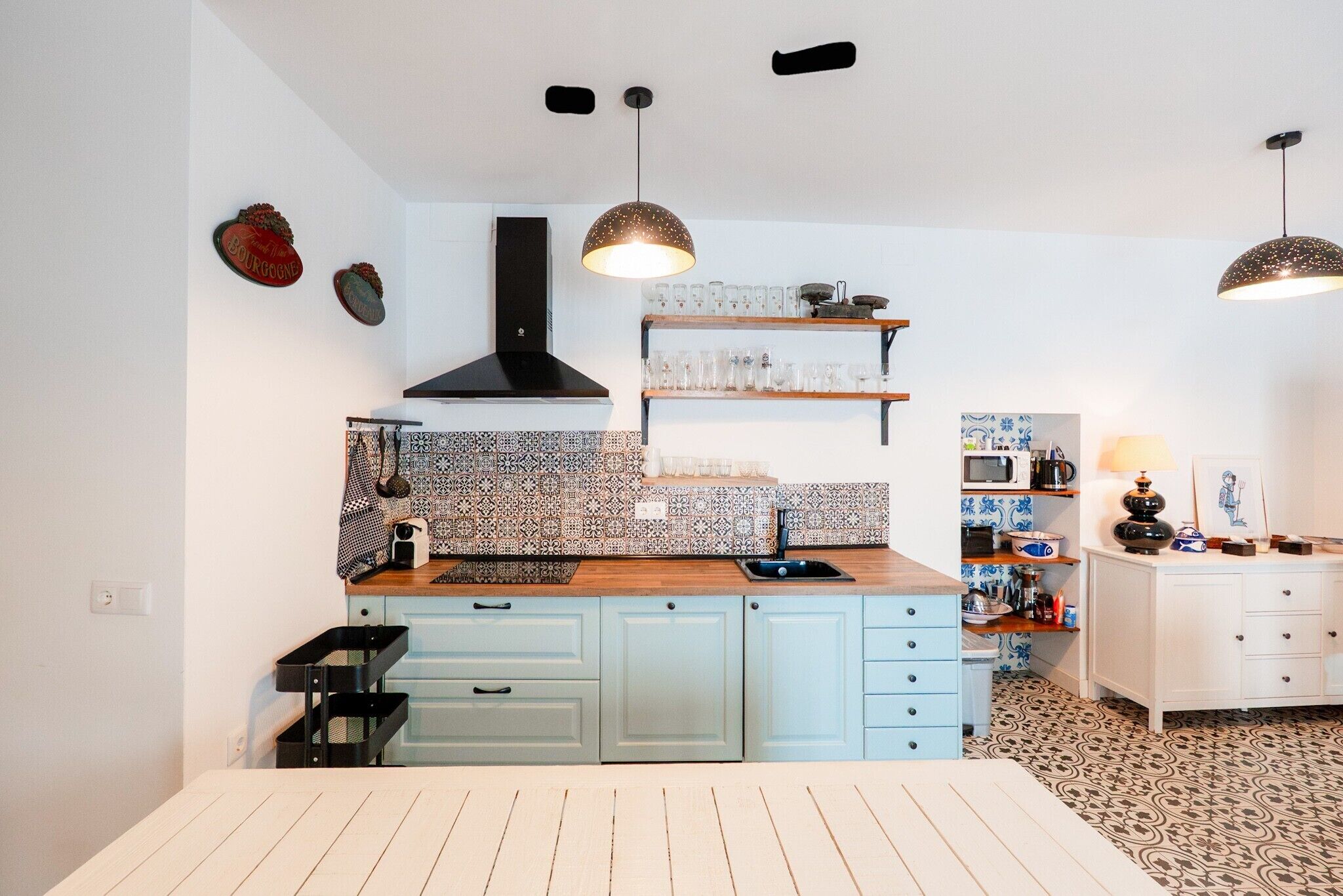 Frigorifero, microonde, forno, piano cottura