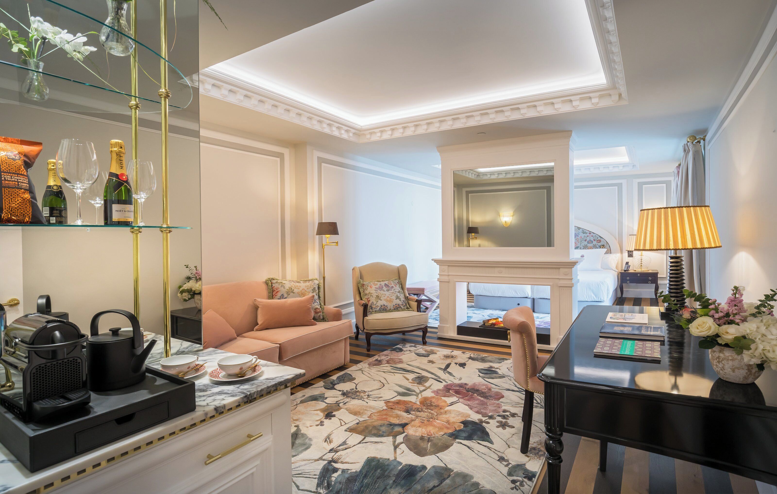 Junior Suite Gran Patio | Premium bedding, down comforters, minibar, in-room safe