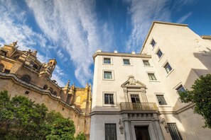 Front of property - Gran Hotel Claridge Granada - Preferred Hotels & Resorts (Granada)