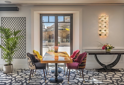 Gran Hotel Claridge Granada - Preferred Hotels & Resorts