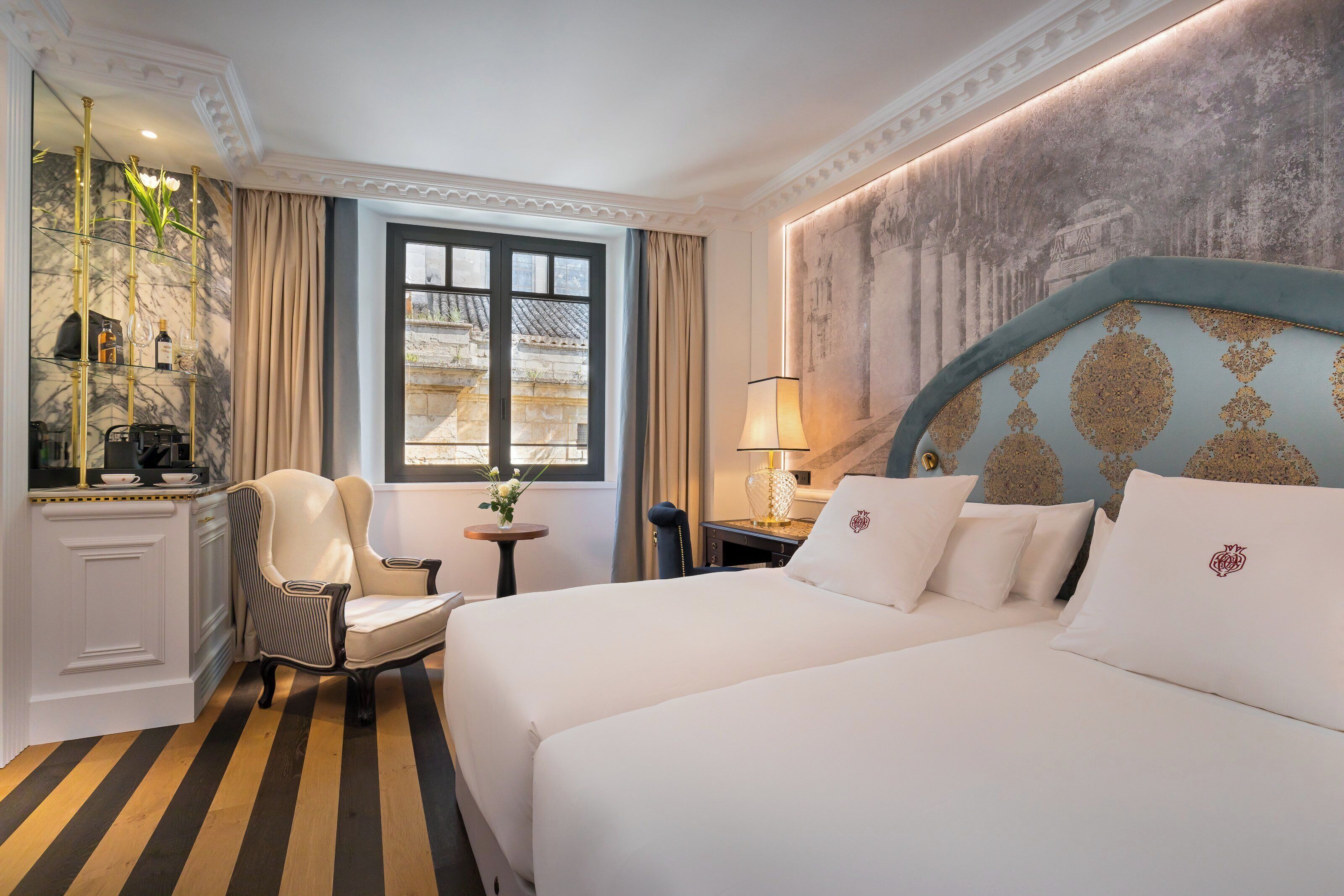 Premium Catedral Views | Premium bedding, down comforters, minibar, in-room safe