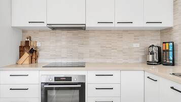 Apartment | Private kitchen | Cookware/dishes/utensils