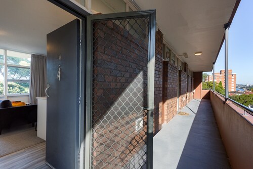 Comfy Balcony Studio Near Parks,