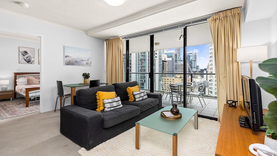 1-bed Brisbane City Centre With Pool, BBQ & Gym