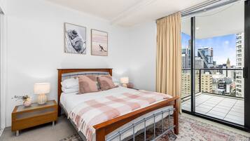 Apartment | 1 bedroom, laptop workspace, iron/ironing board, bed sheets