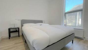 1 habitación, wifi y ropa de cama