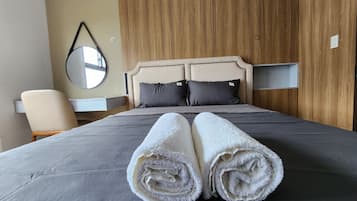 Căn hộ Premier, ban công, quang cảnh vườn | Bộ trải giường bằng vải cotton Ai Cập, bộ đồ giường cao cấp